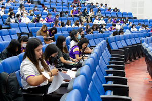 ศูนย์ภาษา คณะศิลปศาสตร์ จัดอบรมให้ความรู้ภาษาอังกฤษและจัดสอบวัดระดับทางภาษา สำหรับนิสิตคณะศิลปศาสตร์ สาขาวิชาภาษาอังกฤษ เพื่อสำเร็จการศึกษา UP-STEP (C1)
