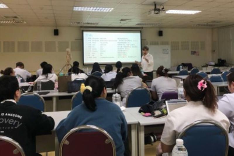 ศูนย์ภาษาจัดโครงการบริการด้านการอบรมภาษาจีนแบบเร่งรัดสำหรับนิสิตหลักสูตรควบ 2 ปริญญา